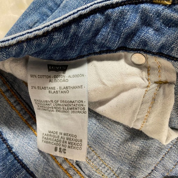 Levi's Woman's Low Boot Cut 545 Regular Wash Jeans Sz 6 - Picture 8 of 9